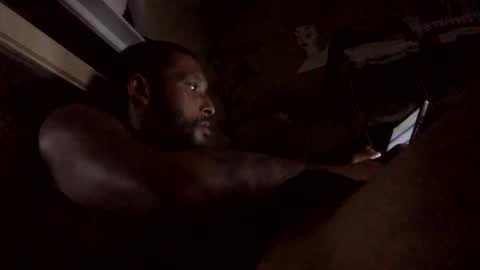 fvvkboyy online show from October 18, 2025, 8:37 am