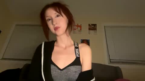 Snapshot of g0ddessluna1800 chatting on January 17, 2025, 5:21 am Goddess Luna online show from January 17, 2025, 5:21 am