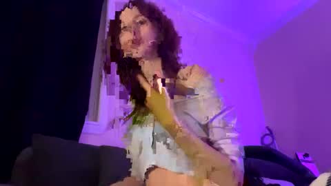 Snapshot of g0ddessluna1800 chatting on February 25, 2025, 5:52 am Goddess Luna online show from February 25, 2025, 5:52 am