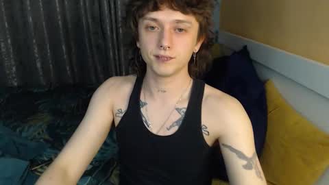 Snapshot of g1vememoney chatting on November 17, 2025, 12:27 am Ian online show from November 17, 2025, 12:27 am