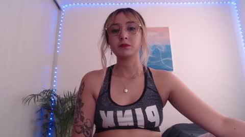 Gabriela online show from March 1, 2025, 6:21 pm