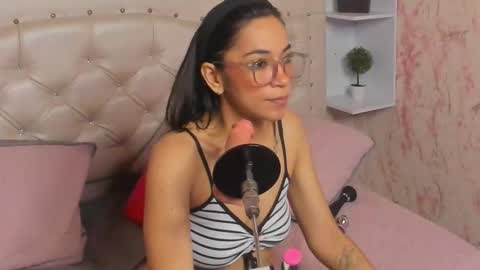 gabbieskinny online show from November 25, 2025, 4:18 pm