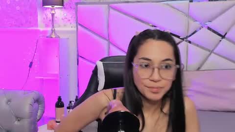 gabbieskinny online show from June 14, 2026, 12:30 am