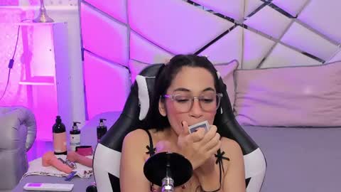 gabbieskinny online show from June 14, 2026, 3:52 am