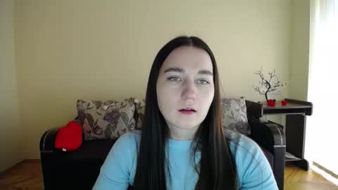 Snapshot of gabby_di chatting on October 5, 2025, 9:07 am Jaklin online show from October 5, 2025, 9:07 am