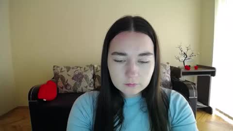 Snapshot of gabby_di chatting on October 12, 2025, 8:46 am Jaklin online show from October 12, 2025, 8:46 am