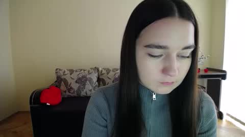 Snapshot of gabby_di chatting on October 23, 2025, 8:35 am Jaklin online show from October 23, 2025, 8:35 am