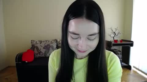 Snapshot of gabby_di chatting on November 1, 2025, 9:44 am Jaklin online show from November 1, 2025, 9:44 am