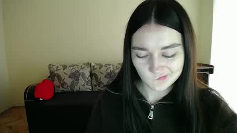 Jaklin online show from November 12, 2025, 9:42 am