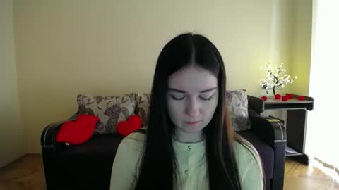 Jaklin online show from May 6, 2026, 7:46 am
