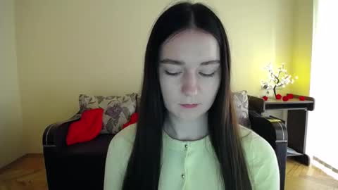Jaklin online show from May 12, 2026, 8:22 am