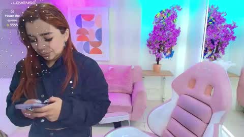 gabby_evanns online show from December 3, 2025, 11:52 am