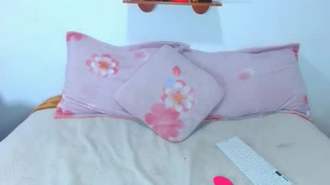 gabi_jhons_23 online show from May 3, 2026, 8:53 am