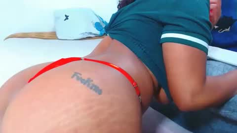 gabi_jhons_23 online show from May 14, 2026, 12:12 pm