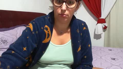 gaby  layla online show from May 2, 2026, 9:42 pm