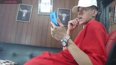 Snapshot of gaboreyes1 chatting on February 19, 2025, 2:44 am Gabo online show from February 19, 2025, 2:44 am