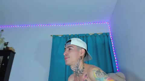 Snapshot of gabosexyxxx chatting on December 2, 2024, 2:09 am gabosexyxxx online show from December 2, 2024, 2:09 am