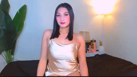 gabriela_deluxe online show from April 19, 2026, 3:50 am