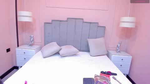   online show from October 7, 2025, 11:51 am