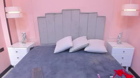   online show from October 17, 2025, 11:57 am