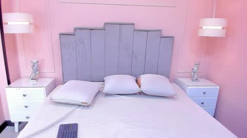   online show from October 19, 2025, 11:11 am