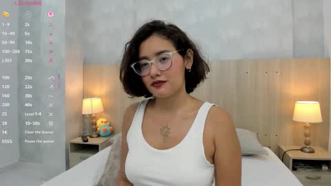 Gabriela Vargas online show from October 10, 2025, 3:49 am