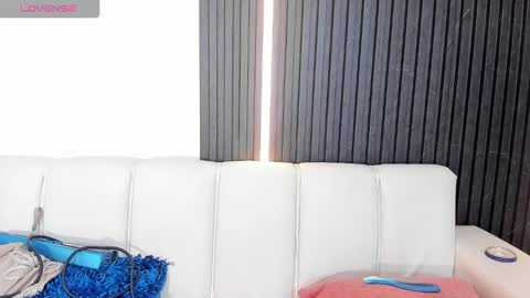 gabrielaa_miller_ online show from October 2, 2025, 8:27 pm