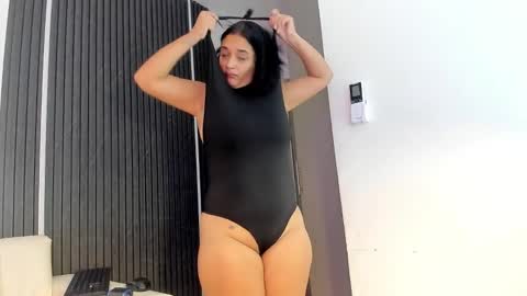 gabrielaa_miller_ online show from November 19, 2025, 7:36 pm