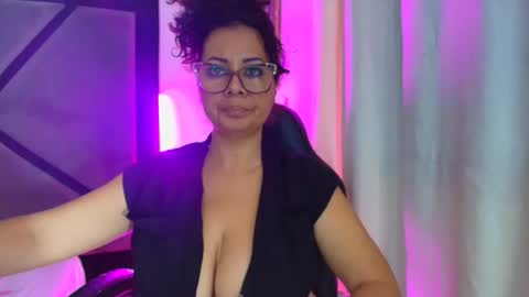 GABRIELA online show from November 15, 2025, 10:48 pm