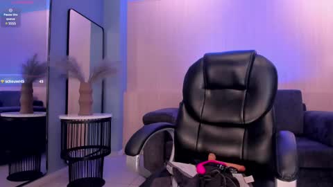 Snapshot of gabriellalee_ chatting on March 1, 2025, 8:23 am Gabriella Lee online show from March 1, 2025, 8:23 am