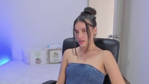 Snapshot of gaby_olsen chatting on September 16, 2025, 8:21 pm Gabriela online show from September 16, 2025, 8:21 pm