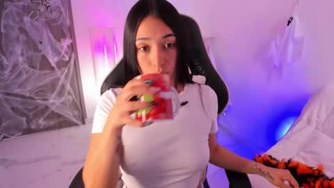 Snapshot of gaby_yummy chatting on October 28, 2025, 4:53 pm Gabriela online show from October 28, 2025, 4:53 pm