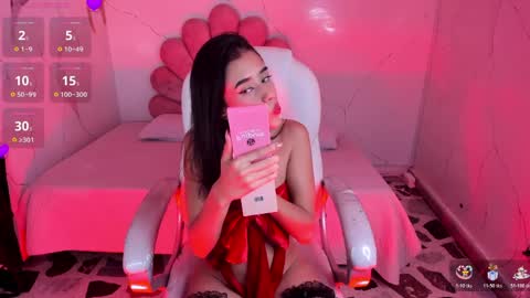 Snapshot of gabyowenss_ chatting on April 1, 2026, 10:18 pm Gaby Owens online show from April 1, 2026, 10:18 pm