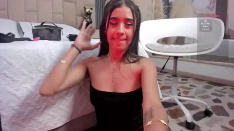 Snapshot of gabyowenss_ chatting on April 12, 2026, 10:15 pm Gaby Owens online show from April 12, 2026, 10:15 pm