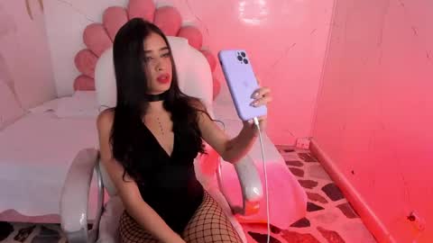 Snapshot of gabyowenss_ chatting on April 14, 2026, 9:32 pm Gaby Owens online show from April 14, 2026, 9:32 pm