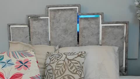 gabyyjones online show from February 5, 2025, 11:34 am