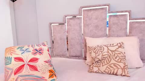 gabyyjones online show from February 28, 2025, 11:25 am