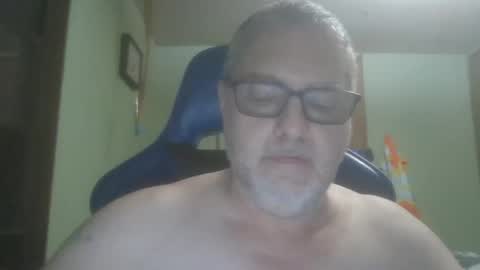 Snapshot of gadude45 chatting on October 26, 2025, 2:06 am gadude45 online show from October 26, 2025, 2:06 am