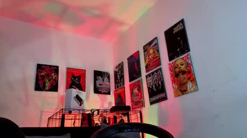 Gael Conner online show from November 3, 2025, 2:35 am