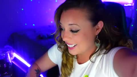 Jenna  - be back MONDAY night.  online show from December 18, 2025, 11:27 am