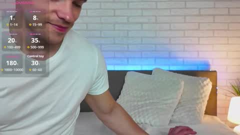 Snapshot of garettvosss chatting on October 8, 2025, 4:21 am Gared online show from October 8, 2025, 4:21 am