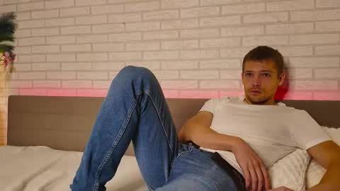 Snapshot of garettvosss chatting on October 17, 2025, 5:21 am Gared online show from October 17, 2025, 5:21 am