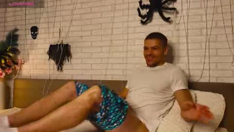 Snapshot of garettvosss chatting on November 2, 2025, 6:27 am Gared online show from November 2, 2025, 6:27 am