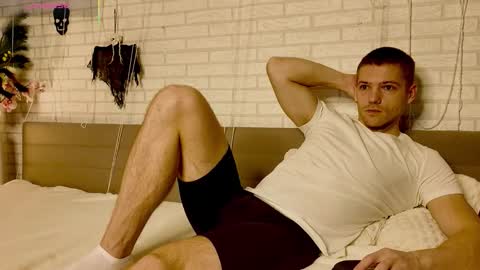 Snapshot of garettvosss chatting on November 3, 2025, 6:36 am Gared online show from November 3, 2025, 6:36 am