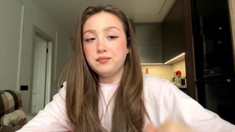 Snapshot of garnetvardaro chatting on April 8, 2026, 12:16 pm Mia or just Mi online show from April 8, 2026, 12:16 pm