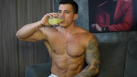 Snapshot of garret_alvin_ chatting on May 8, 2026, 9:20 pm Garret online show from May 8, 2026, 9:20 pm