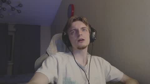 Snapshot of gasturfahe chatting on December 28, 2024, 11:48 pm gasturfahe online show from December 28, 2024, 11:48 pm