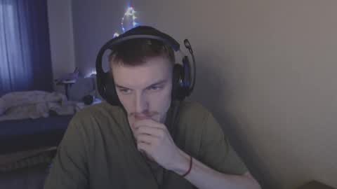 Snapshot of gasturfahe chatting on February 17, 2025, 1:42 pm gasturfahe online show from February 17, 2025, 1:42 pm