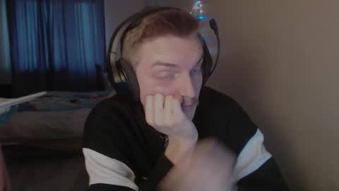 Snapshot of gasturfahe chatting on March 10, 2025, 3:20 pm gasturfahe online show from March 10, 2025, 3:20 pm