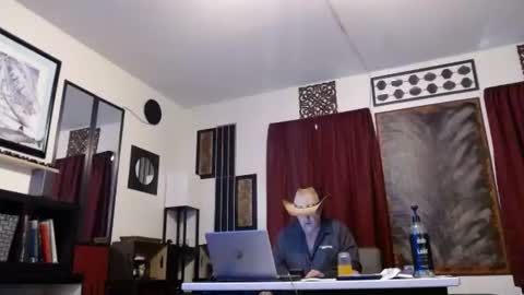 Snapshot of gatewaylaptop2019 chatting on April 23, 2026, 9:28 pm gatewaylaptop2019 online show from April 23, 2026, 9:28 pm